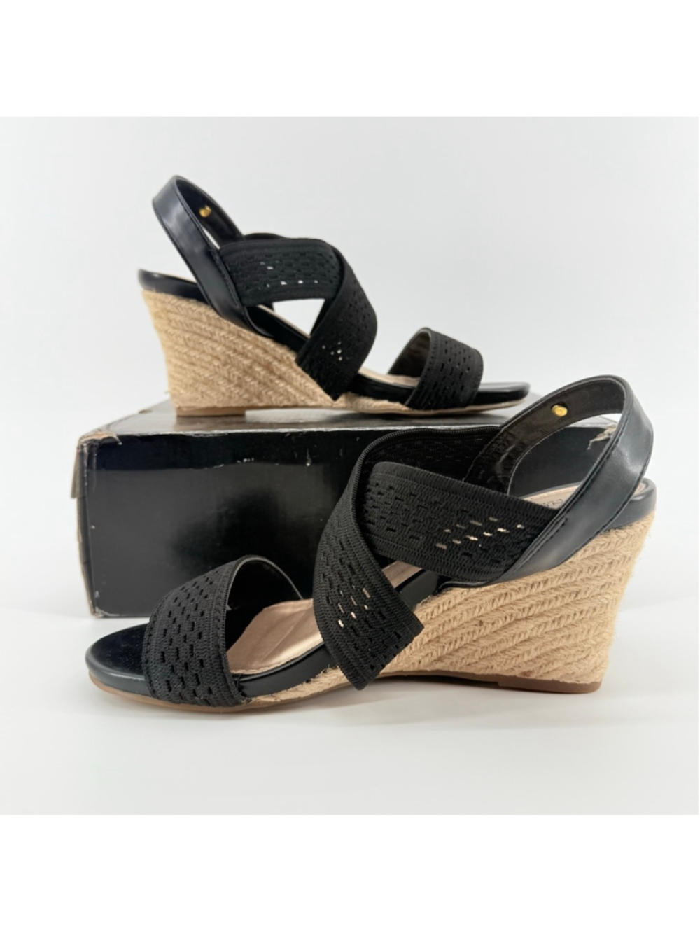 Women's London Fog Black Wedge Woven Textile Sandals Heel Size 7.5 - Picture 2 of 13
